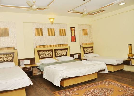 Hotel Sai Suraj Palace 1