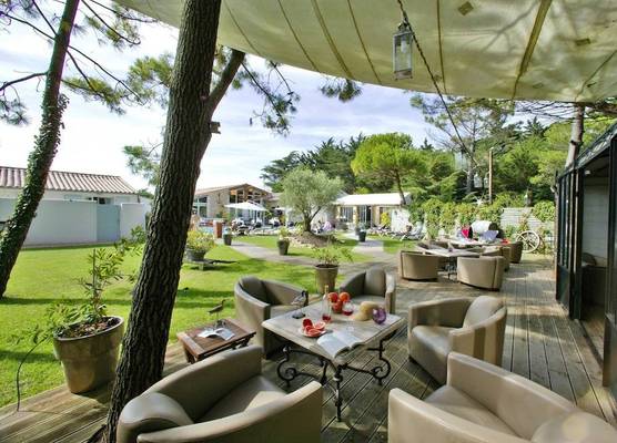 Hôtel Restaurant & Spa Plaisir 1