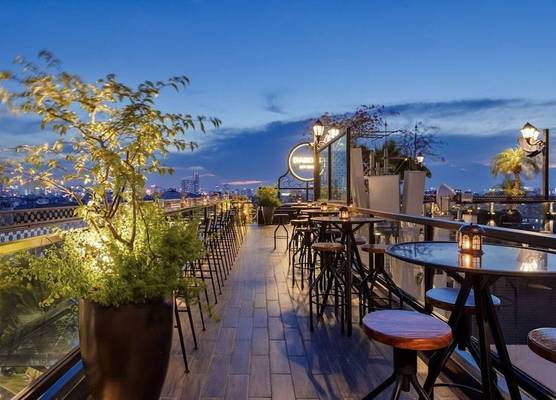 La Mejor Hotel & Sky Bar 1