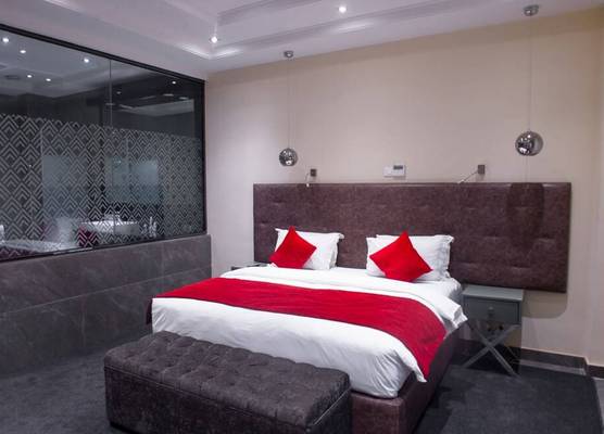 Francis Hotel 1