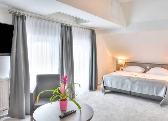 Fast Lane Hotel 1