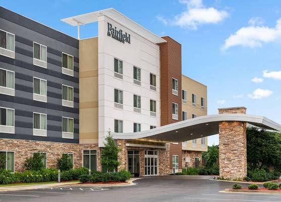 Fairfield Inn & Suites by Marriott Alexandria 1
