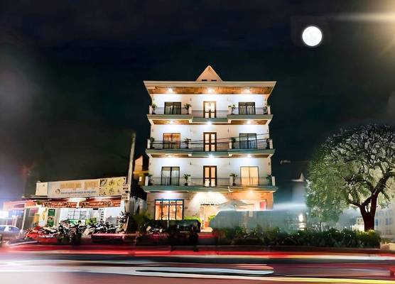 VPlus Hotel 1