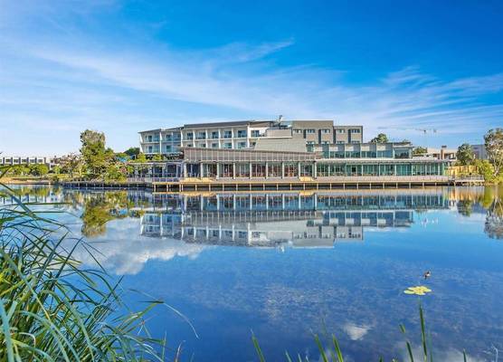 Best Western Plus North Lakes Hotel 1