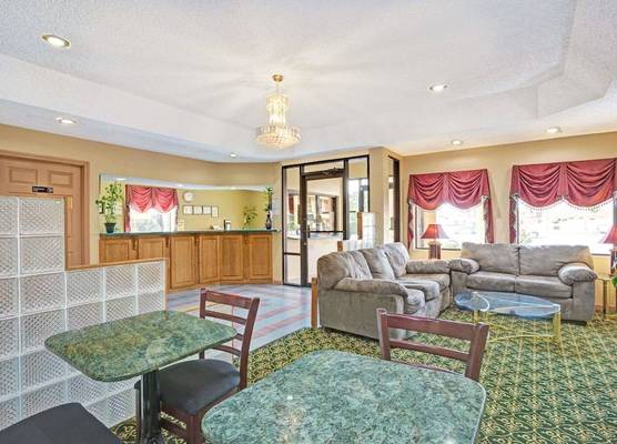 Travelodge by Wyndham Forest Park Atlanta South 1
