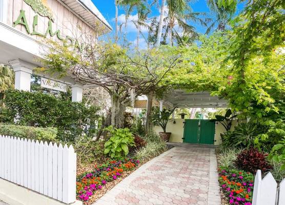 Almond Tree Inn - Adults Only 1