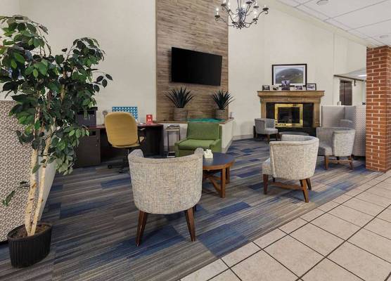 Quality Inn & Suites Altoona 1