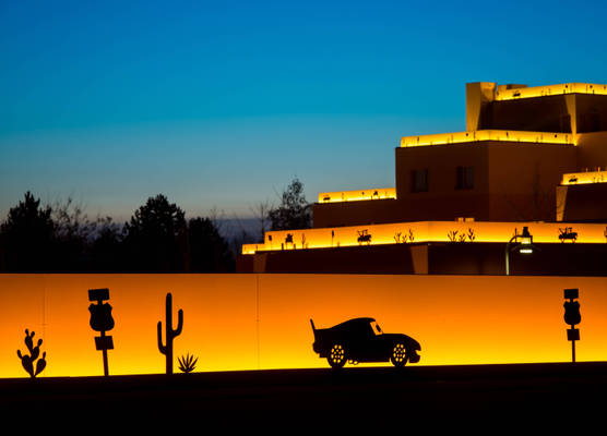 Disney Hotel Santa Fe + Tickets 1