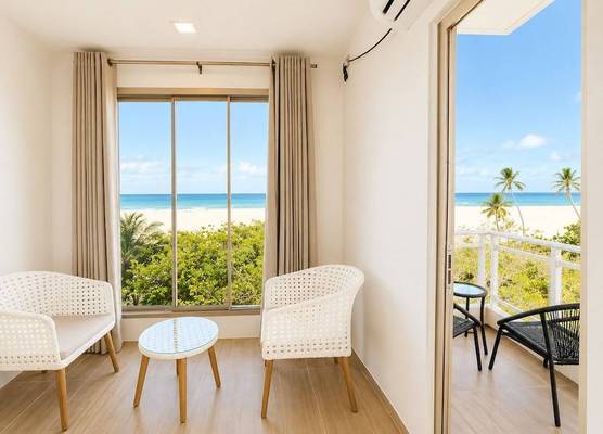 Avyanna Gulhi Beach Hotel 1