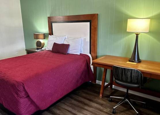 Colonial Inn Franklin 1