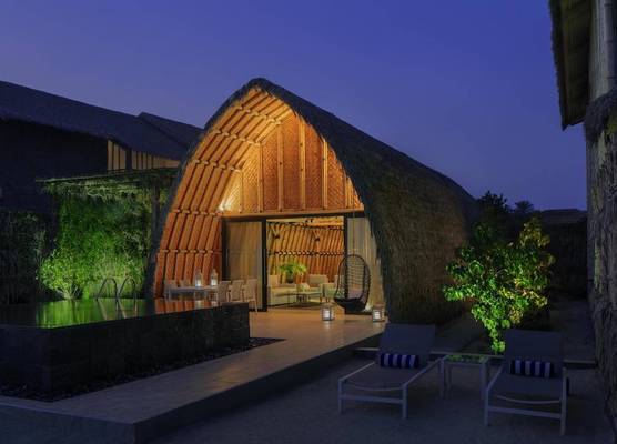 Anantara World Islands Dubai Resort 1