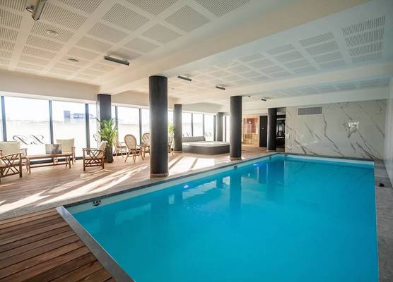 Le Barracuda & Spa, pieds dans l'eau, vue mer, espace bien-être offert 1
