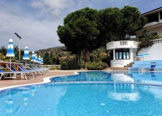 Villaggio Pineta Petto Bianco 1