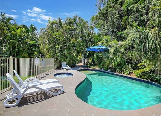 Chez Noosa Holiday Apartments 1