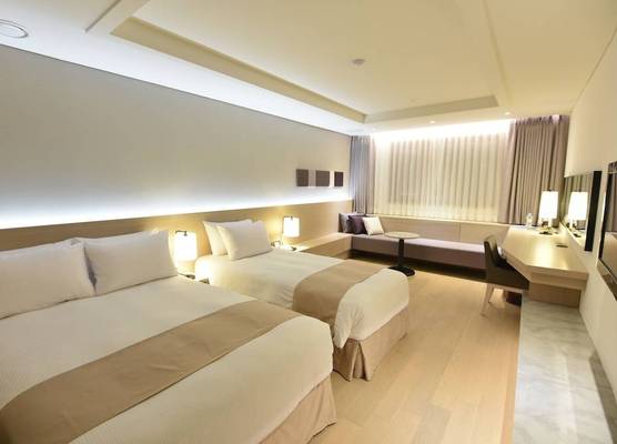 Pacific Hotel 1
