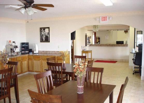 Americas Best Value Inn & Suites Macon at Eisenhow 1