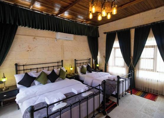 Nomad inn 1