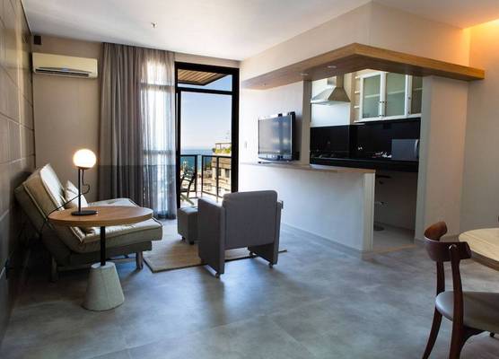 Ritz Leblon 1