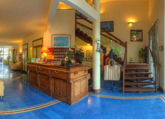 Le Nautile Beachfront 1