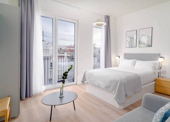 Limehome Valencia Carrer de Sant Jacint 1