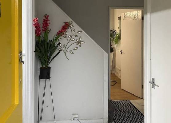 3 Bed Flat, Dedicated Workspace, Parking, 4KTV 1