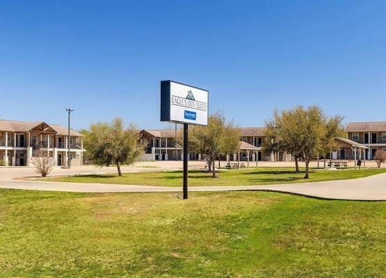 Eagle's Den Three Rivers Texas a Travelodge by Wyndham 1