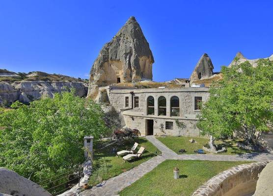Traveller's Cave Hotel 1