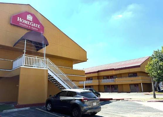 Homegate Studios & Suites San Antonio Medical Center 1
