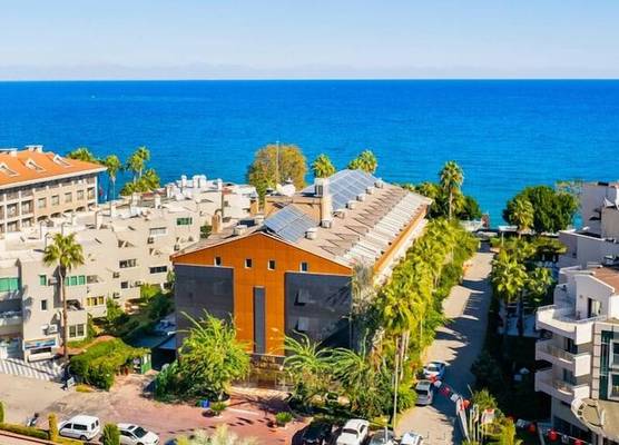 Fame Beach Hotel 1