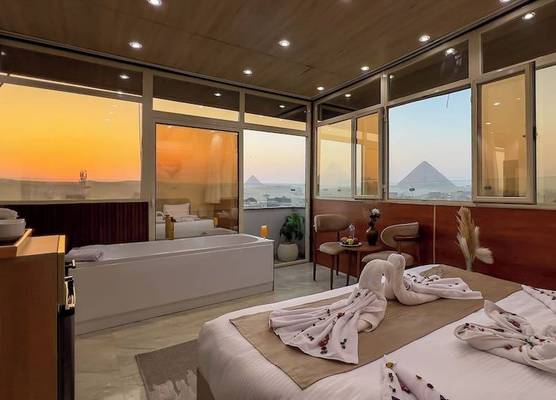 Pyramids Palace INN With Rooftop Access 1