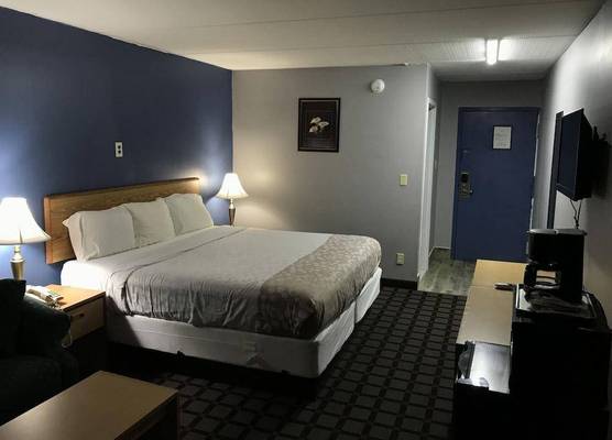 Budget Inn Bath 1