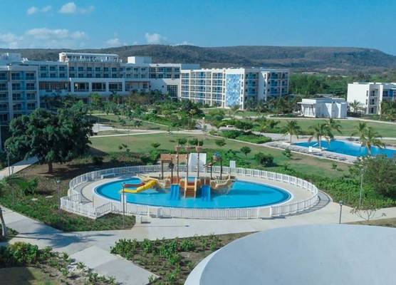 Gran Muthu Almirante Beach 1