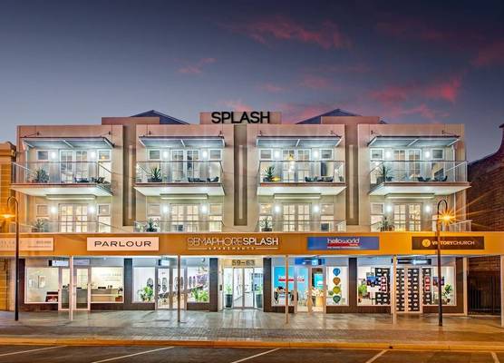 Semaphore Splash Apartments 1
