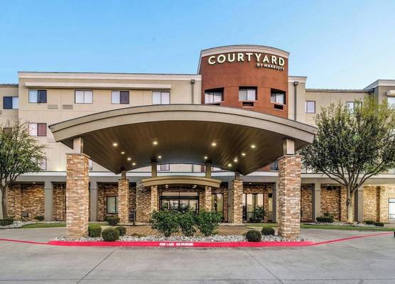 Courtyard Fort Worth West at Cityview 1