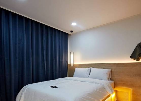 Hotel sounds 1