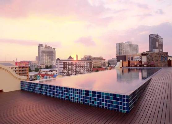 Dhotel Pattaya 1