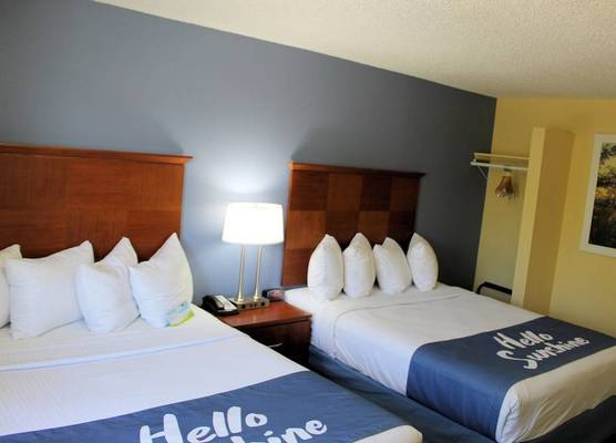 Days Inn & Suites by Wyndham Gunnison 1