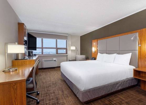 Ramada by Wyndham Northern Grand Hotel & Conference Centre 1