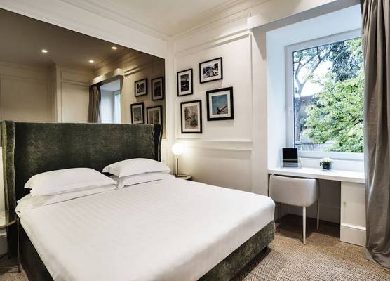 The Shire Hotel 1