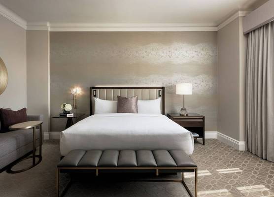 Fairmont Hotel Macdonald 1