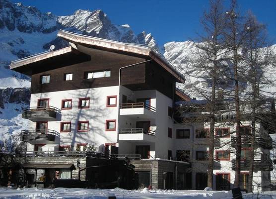 Apartment in Aosta Valley near Ski Lift 1