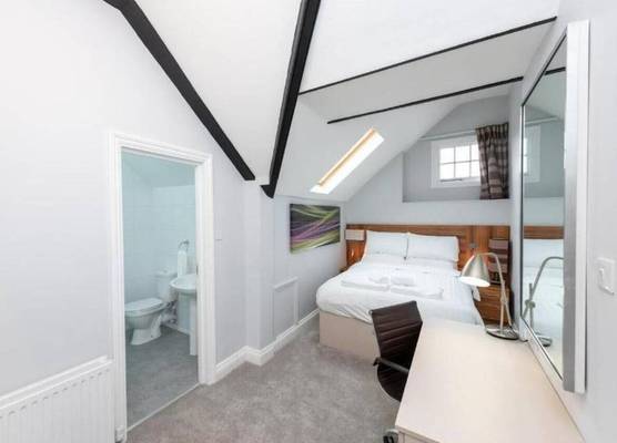 Uno Hotel Heathrow Windsor 1