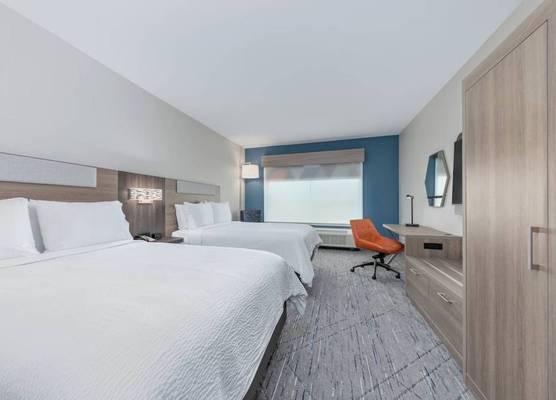 Holiday Inn Express & Suites BEEVILLE by IHG 1