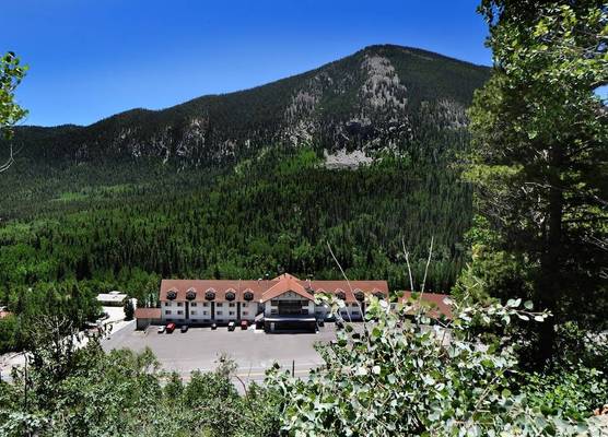 Monarch Mountain Lodge 1