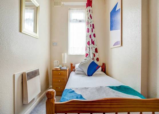 OYO Godolphin Arms Hotel 1