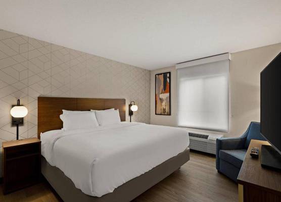 Everhome Suites Ontario Airport 1