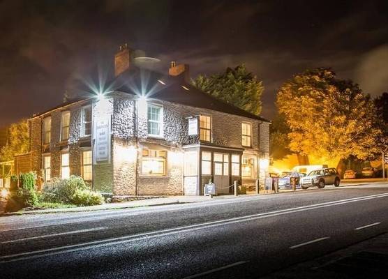 Darlington Arms by the airport - Free parking - Bar & Food 1