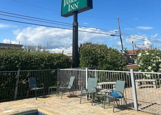 Jameson Inn Winder 1