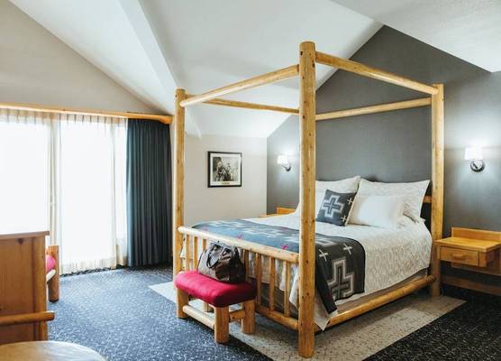 Brewster Mountain Lodge 1