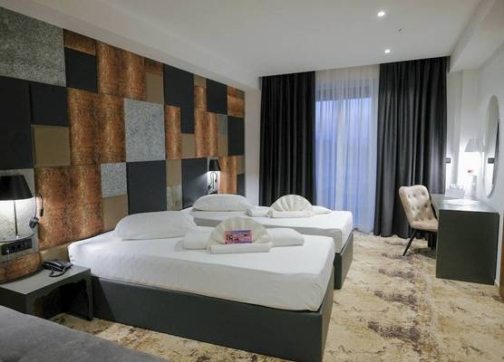 Hollywood Hotel 1